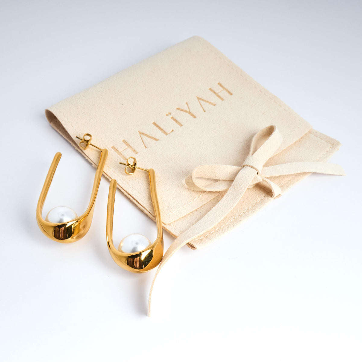 18K Gold U-Shaped Pearl Earrings | Hypoallergenic Stainless Steel